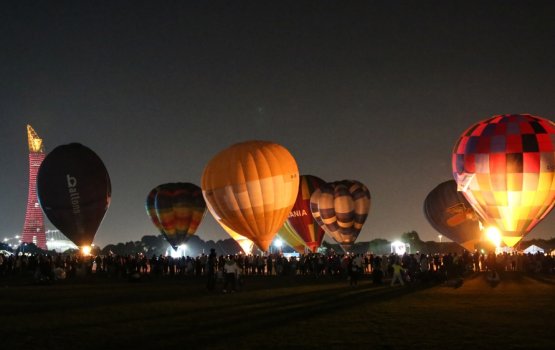 Kulakulaige HotAir Balloon thakun Qataruge faza dhillalaifi