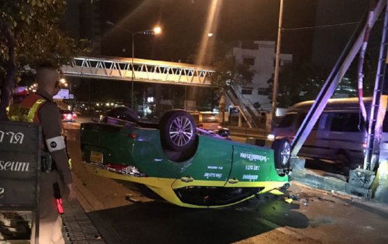 Bangkok gai Dhivehin thakeh dhathurukuri Car eh Accident ve, Dhivehsehge haalu Serious!
