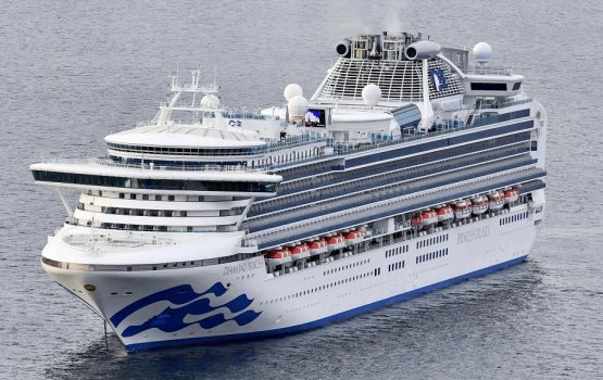 Coronavirus: Cruise-liner inn ithuru 41 meehaku positive vejje