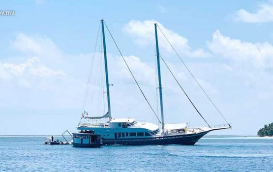 Luxury yacht carrying tourists capsizes