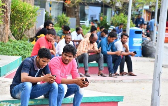 Maldives temporarily bans Bangladesh arrivals