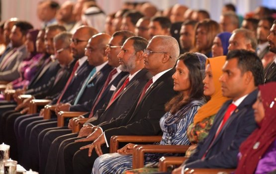 Maldives executive, cabinet to slice salaries by 20$