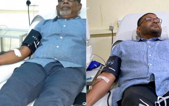 Opposition members donate blood