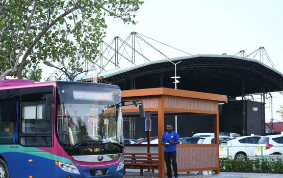 Minivan dhuvahuge harakaaiythakaa gulhigen bus route thakah badhaluthakeh