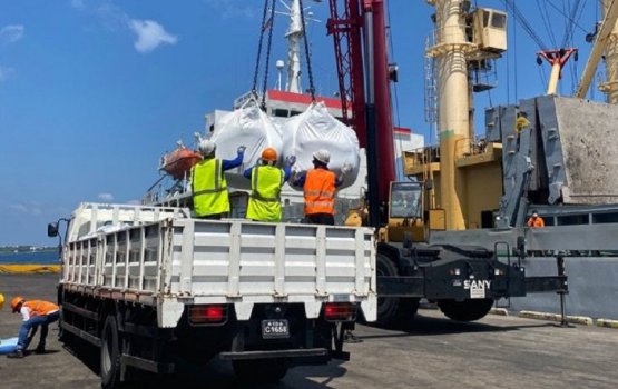 First shipment of staple foods from India arrives