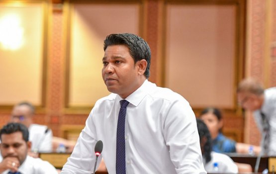 Member Eesa mailis ah vadai nugannavaathaa gina dhuvasthakeh, sababaamedhu kanbdoduvey: Nasheed