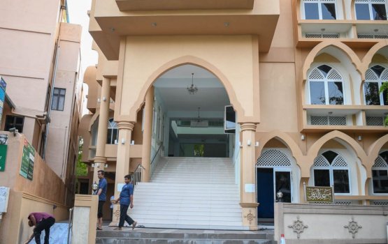 Govt extends ban on congregational prayers in Male' Area