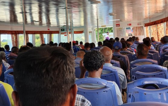 Maadhamaa in  feshigen MTCC ge bus adhi ferry dhathuruthah ithurukuraane