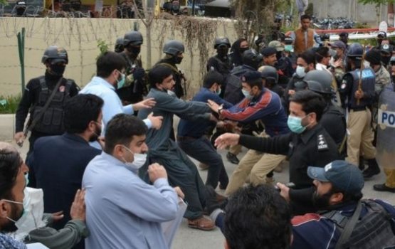 COVID-19: Pakistanuge doctarunaai sarukaaru kurimathilumakah