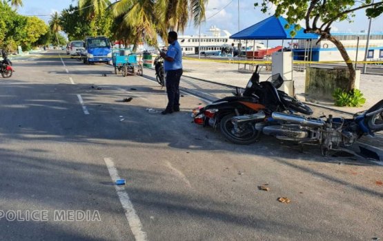Biker loses control, crashes 3 idle vehicles