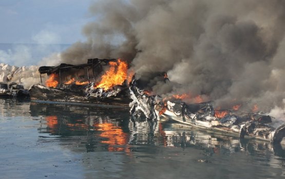 Seven vessels at Mahibadhoo harbor burn down in blaze