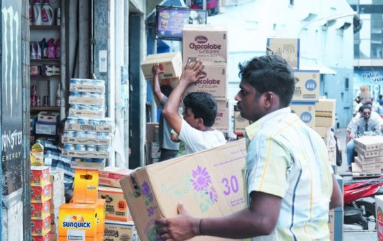 Police let vessels  enter Male' north harbor to pickup goods