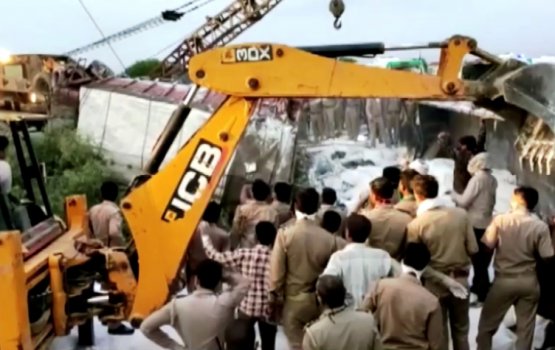 India: Highway gai accident eh hingaa 23 meehun maruvejje