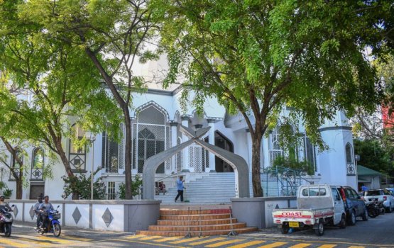 Islamic Ministry order 14-day duration before communal prayers