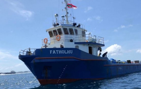 Boat en-route from Kaashidhoo sinks