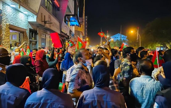 Police use pepper spray to control opposition protests 