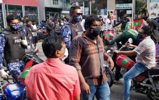 Idhikolhu ehvumuge therein ekaku fiyavaa enmen dhookohlaifi