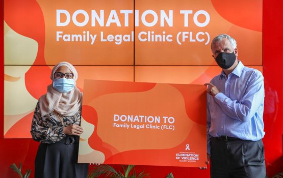 BML donates MVR 50,000 to FLC
