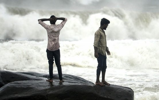 Typhoon Nivar: ithurah baarugadhave, vai ge udhuhunthah medhukandaalanee
