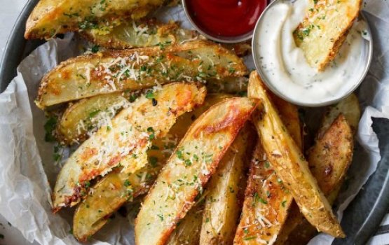 Press Badhige: Garlic potato wedges