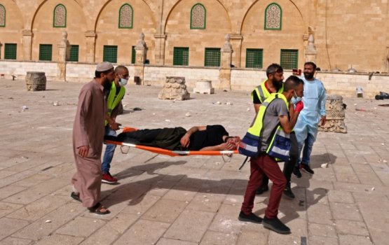 Israel inn Aqsa miskithah vadhegane, aanmunah hamalaadhee zakham kollaifi