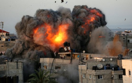 Israeli air strikes hit more Gaza targets as death toll mounts