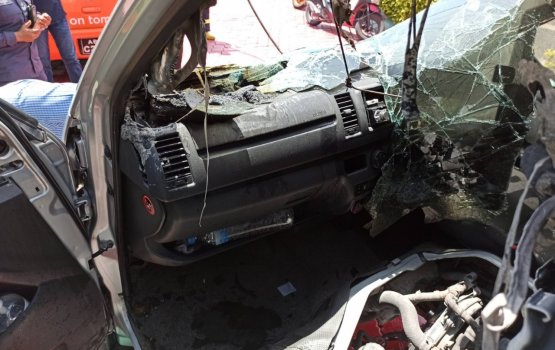 A Van parked outside Dharubaaru ge catches fire