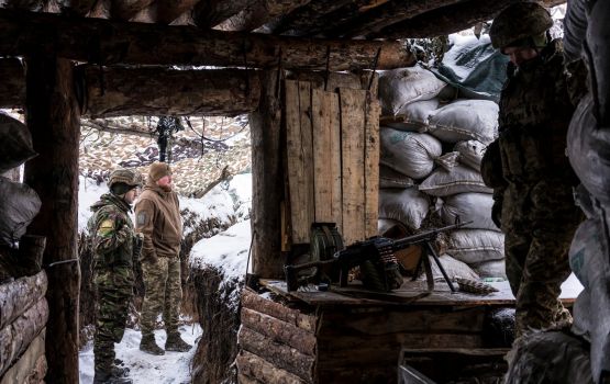 Hamala gadhave, Ukraine inn Donbass checkpoint bandhukoffi