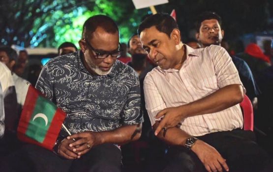 Raees Yameen aka nukulheveyne, jalakah ves dhen nuleveyne: Adhurey