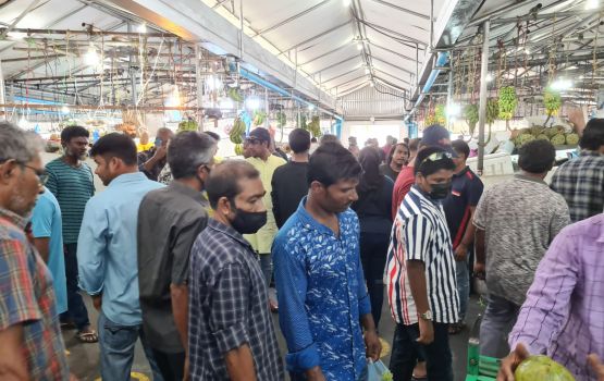 Market thakaai beach thah himeneyhen councilge belumuge dhashugai oiy 14 bimeh dhaulathah naganee!