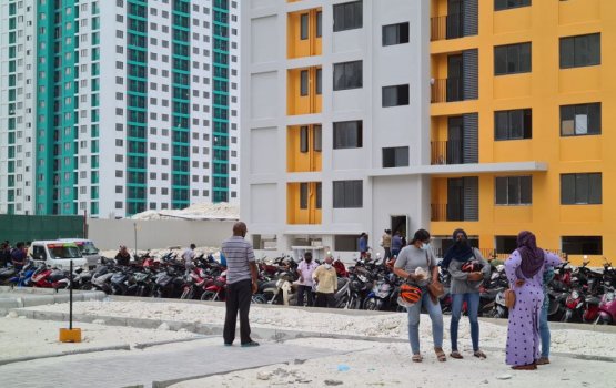 5 Individuals arrested from a Hiya Flat on a drug case