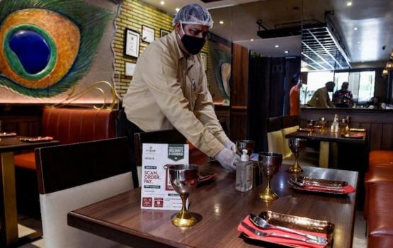 India: restaurant thakun service charge nagaa massala boduvejje