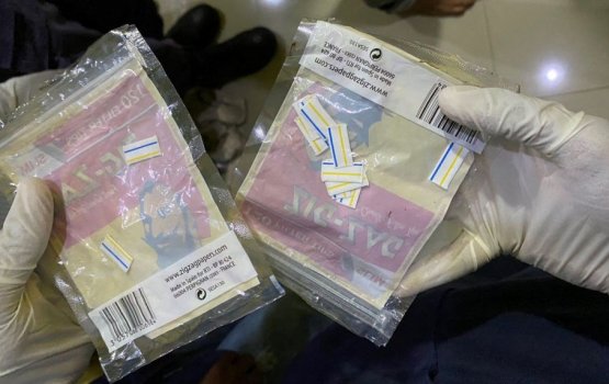 Two foreigners arrested for smuggling drugs worth MVR 8 million