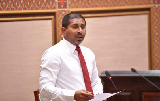 Minister Mahloof apologises for casino comment