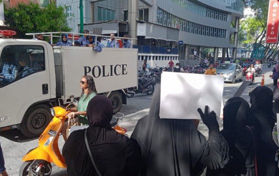 Arabiyya  parents stage protest in front of Velaana building