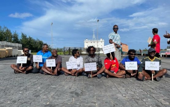 Fishermen stage a strike in Maandhoo over late payments
