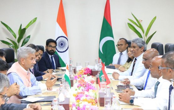Shahid holds bilateral talks with his Indian counterpart