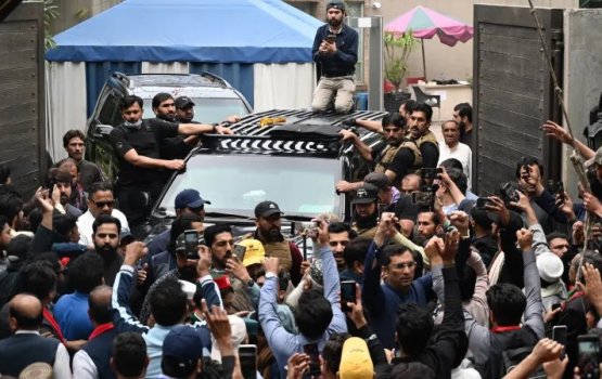 Police raid Imran Khan's house