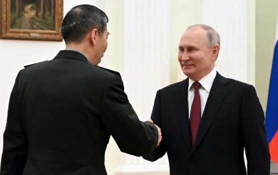 China ge defence minister Moscow ah, askaree gulhun gadhakuranee