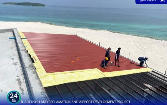 Alifushi airport: Mihaaru kuriyah dhanee alifaan nihvaa imaaraathuge roofing massaikaiy