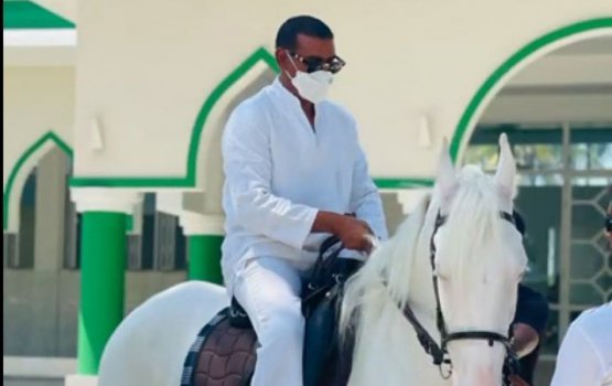 Singaporean authorities seize Siyam's passport