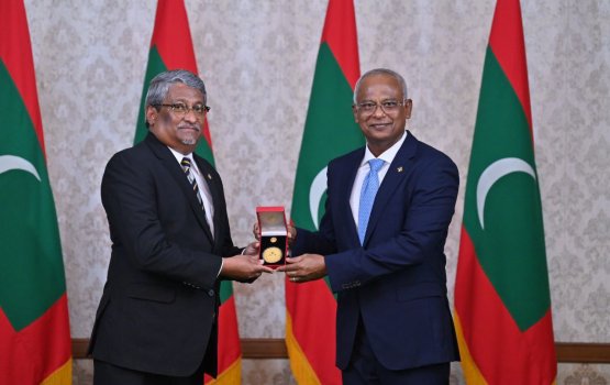 Khaleel & Latheef first recipients of Foreign Service medal
