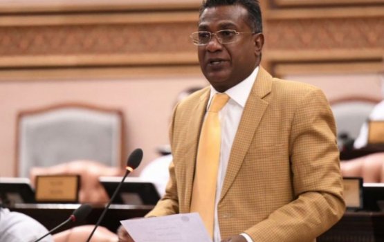 Jabir abuses and threatens to kill a Maldivian pilot and crew