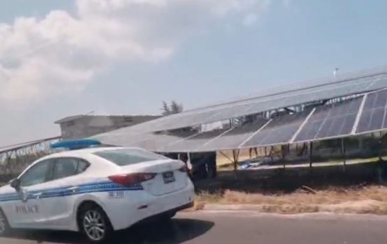 Higway gai solar panel thakugai car eh jehi accident eh hingaifi