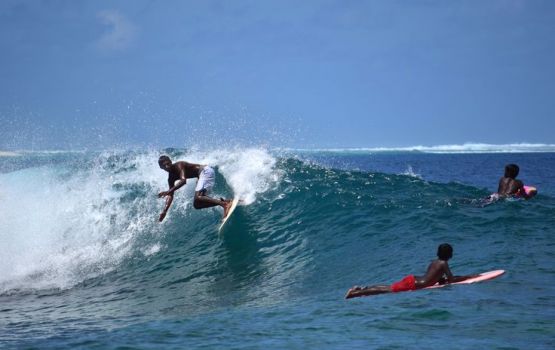 Raalhaa alhaa surf board ufulumah Maldivian in nagaa fee kuda kohdheynan: Raees