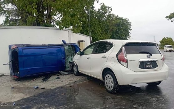 Car flips in an accident in Addu City