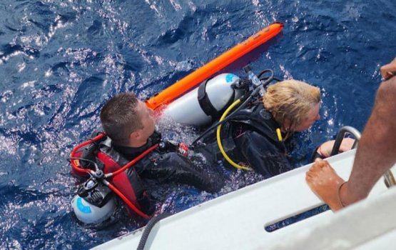 Rescuers save 10 divers & 4 instructors who got swept away