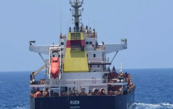 Indian navy rescue crews from hijacked ship