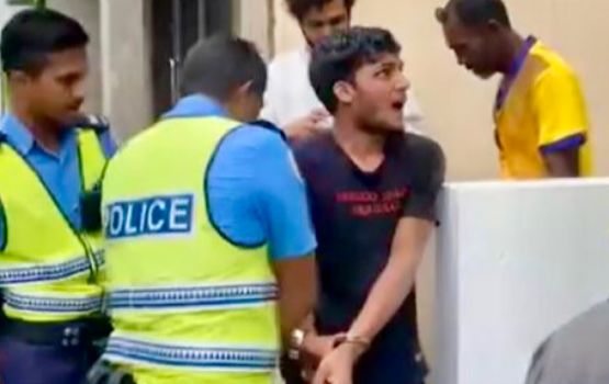 Dhivessakah valhin hamalaadhin Bidheysee meehaage bandhah 15 dhuvas