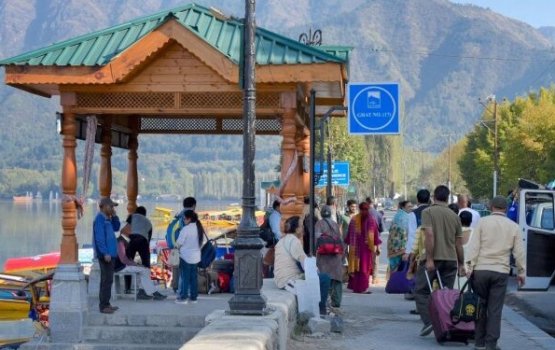 Kashmir records over a million tourist arrivals till mid May